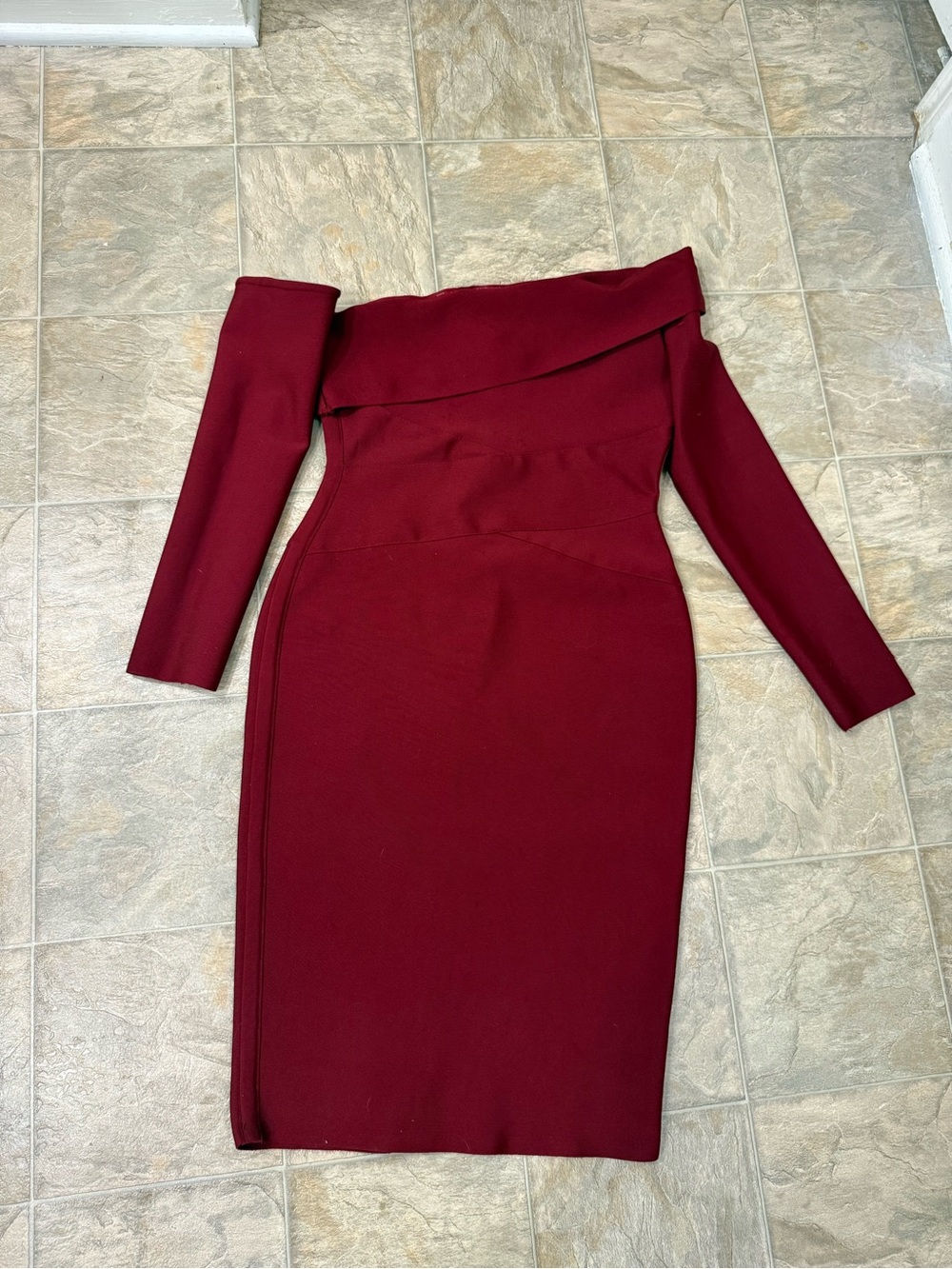 Off-Shoulder Bodycon Dress in Burgundy